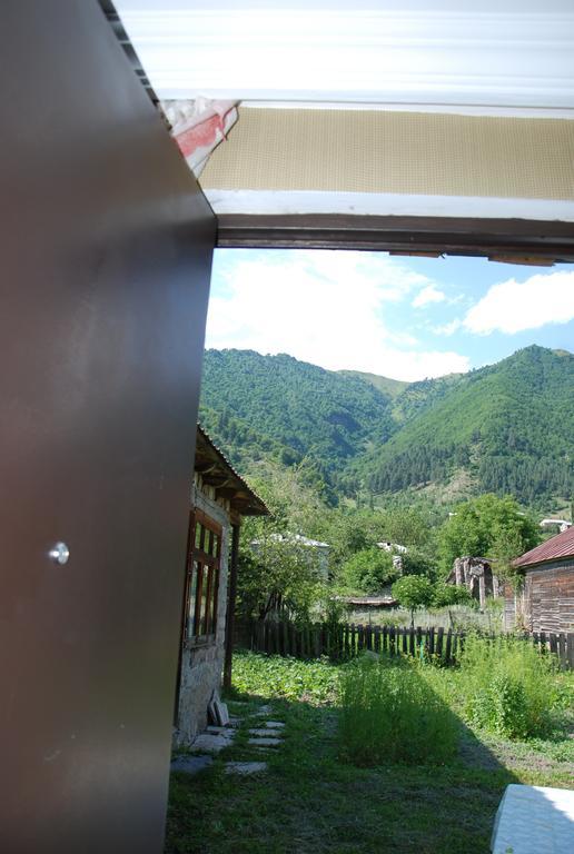 Keti Pilpani Guesthouse Mestia Esterno foto