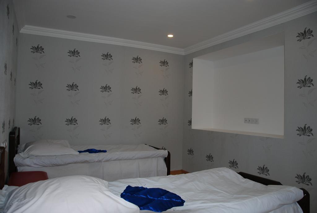 Keti Pilpani Guesthouse Mestia Esterno foto
