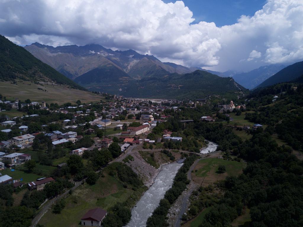 Keti Pilpani Guesthouse Mestia Esterno foto