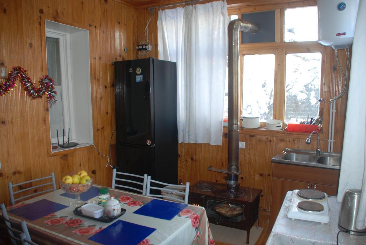 Keti Pilpani Guesthouse Mestia Esterno foto